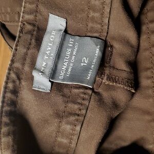Ann Taylor Chocolate Brown Signature Fit Capris